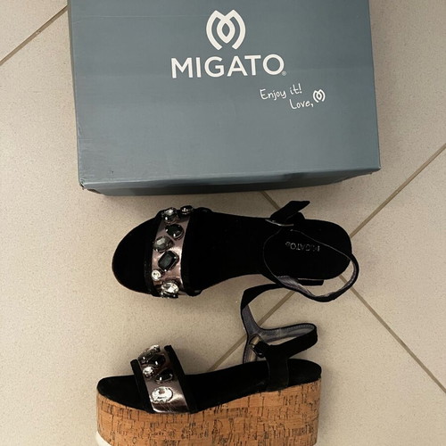Bozikis platform sandals black size 36 used