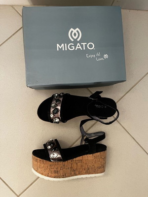 Bozikis platform sandals black size 36 used