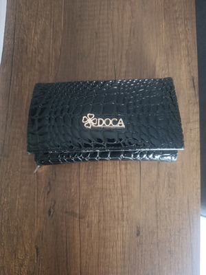 Doca spacious black wallet