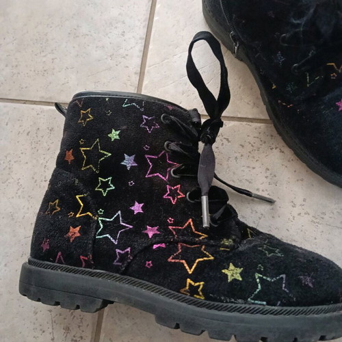 MTNG kids boots size 28 used, black