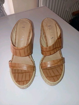 Favela platform shoes size 36 used, beige