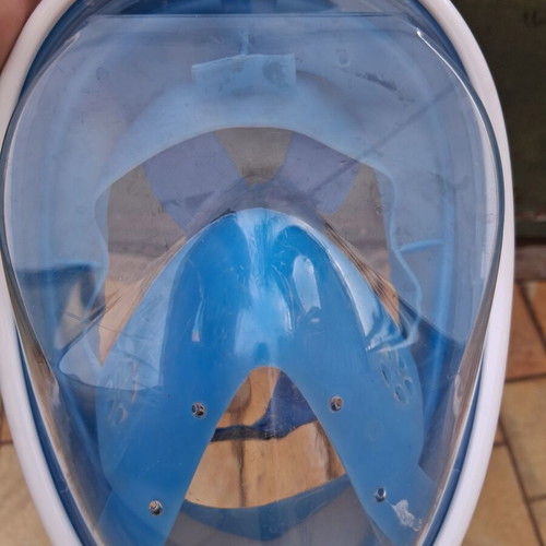Diving mask used with minor scratches