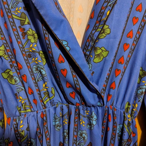 Hemithea dress size M/L like new, multicolored with belt