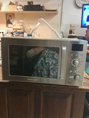 Samsung συνδυαστικός φούρνος μικροκυμάτων, λίγο γρατζουνισμένο και λίγο χτυπημένο