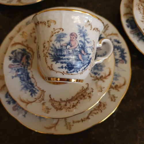 Coffee set 21 pieces 22 carat gold plated like new