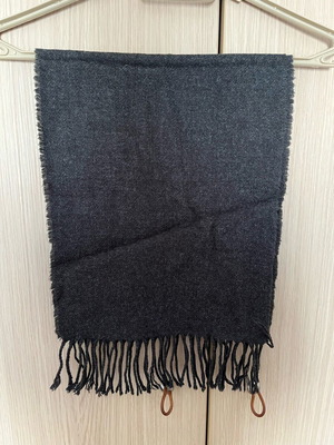 Wool scarf like new, anthracite