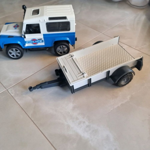 Bruder Land Rover Police 1/16 used with trailer