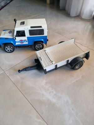 Bruder Land Rover Police 1/16 used with trailer