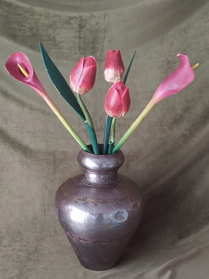 Wooden decorative flower bouquet used, 5 tulips
