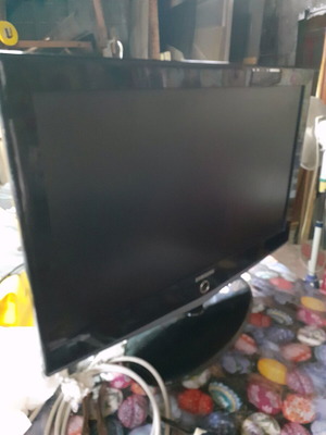 Samsung 32-inch HD TV with decoder