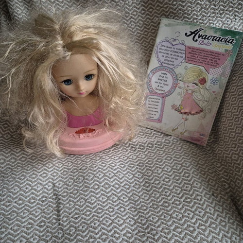 Anastasia doll speaking Greek like new, educational and interactive