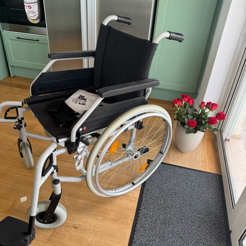 Deluxe S-ECO 300 XL Bischoff Folding Wheelchair stroller like new