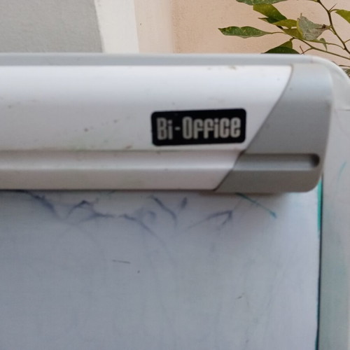 Whiteboard seminar marker with adjustable aluminum legs used