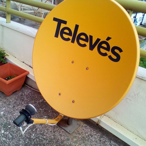 Televes Satellite Dish Complete Set with Mount and LNB used
