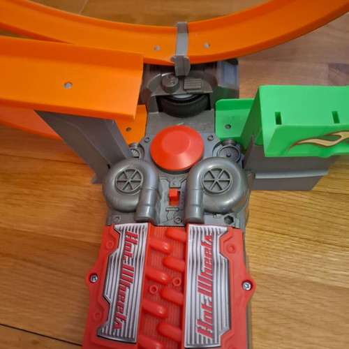 Hot Wheels Super Loop Raceway track like new