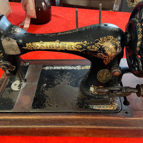 Final price! Singer sewing machine antique, manual, from 1902, with serial number R1287728.