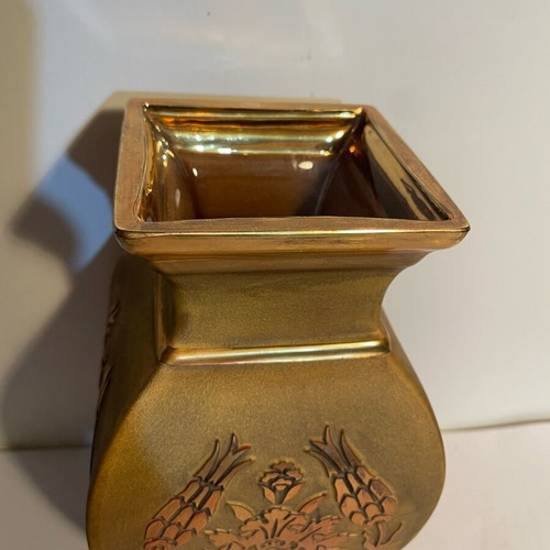 Glass vintage vase like new with copper finish and intricate flower decoration