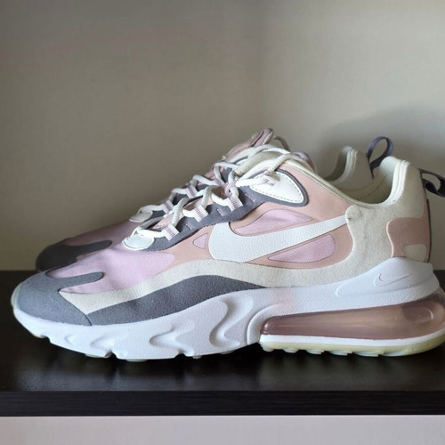 Nike Air Max 270 React sports shoes like new, size 42, beige