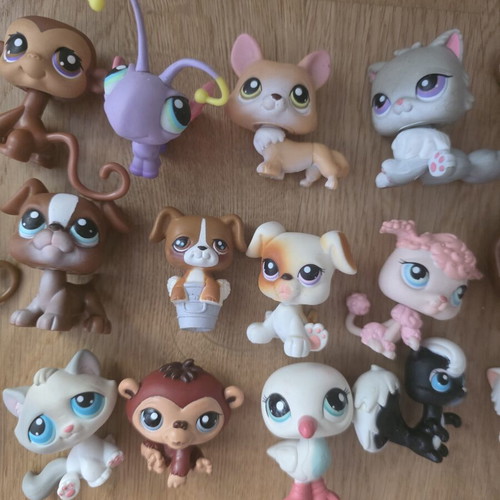 Littlest Pet Shop figures set of 18, like new, authentic