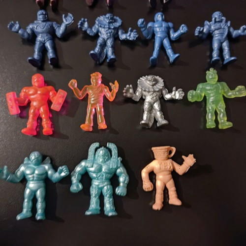 Collectible alien figures like new, pack of 14 pieces