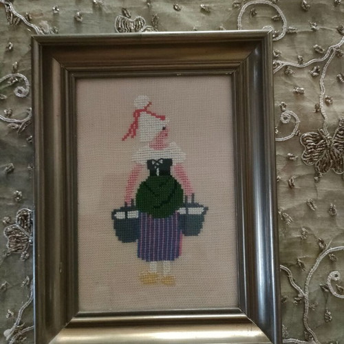 Vintage embroidered framed artwork used, 16x20 cm