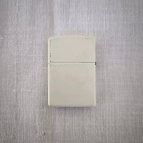Zippo lighter with playing card design, like new