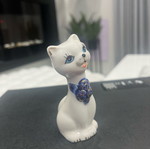 Ceramic cat miniature like new