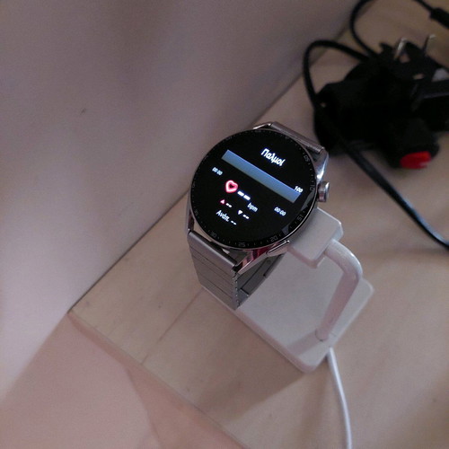 Huawei Watch GT 3 like new with bracelet, stand, charger, and box