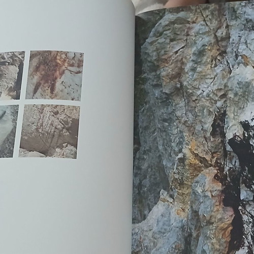 Album Milos: Faces of Stone like new, bilingual edition