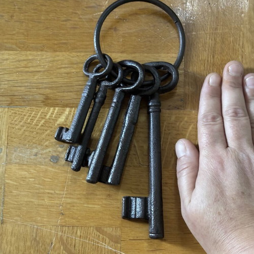 Keys of the Warden set of five, cast iron, vintage style, new