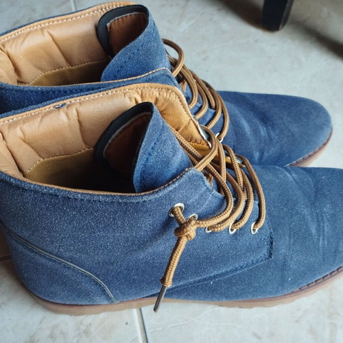 Blue suede boots like new, size 43
