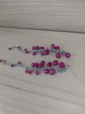 Dangling earrings like new with fuchsia beads