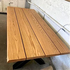 Τραπέζι μοναστηριακό με ατόφιο ξύλο δρυς και μεταλλική μαύρη βάση Σε διαστάσεις 2.00 χ 90