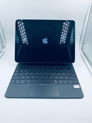 iPad Air (5η γενιά) 2022 με Magic Keyboard μεταχειρισμένο, 64GB