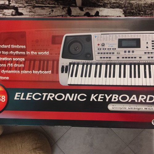 Elegance JC-978 Keyboard like new with Audio Master KS001 stand