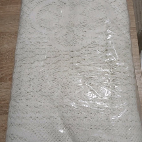 Santa Barbara quilt set new, unused, white with broderie anglaise