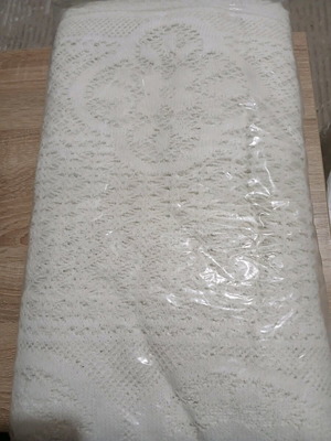 Santa Barbara quilt set new, unused, white with broderie anglaise