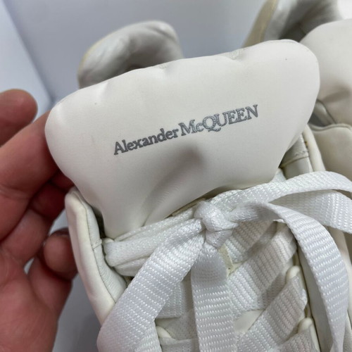 Alexander McQueen suede-trimmed sneakers like new, size 39.5