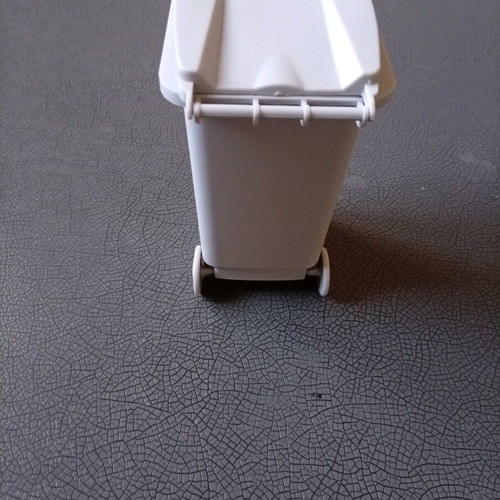 Sonic office trash bin new