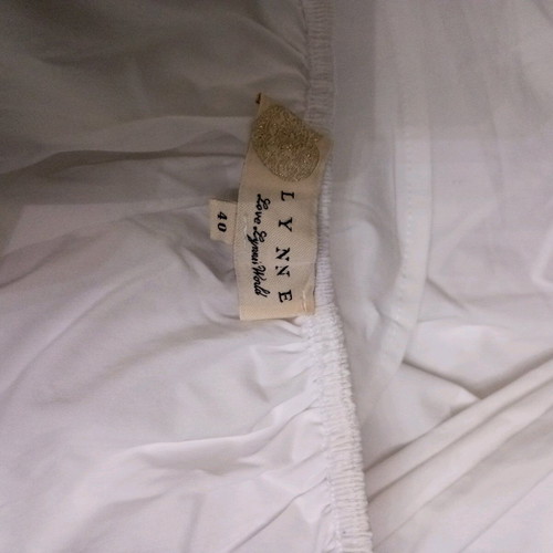Women's white short-sleeve shirt like new