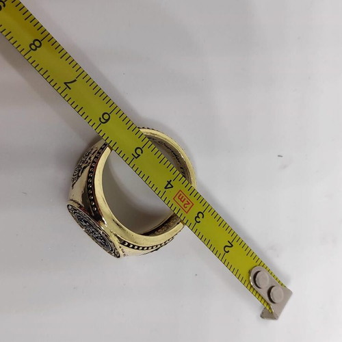 El Cazador 1784 ring like new with gold tone and silver details