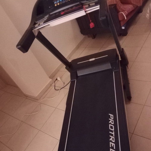 ProTred MR-900 Electric Folding Treadmill like new, 3hp, 130kg max