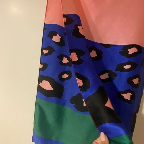 Large satin scarf used