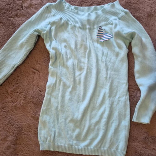 Women's blouse turquoise like new, medium size fitting small