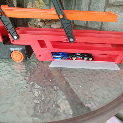 Mattel Hot Wheels Truck Garage 6 Levels like new