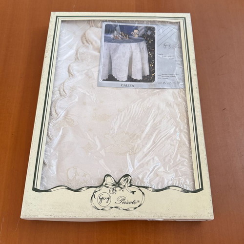 Guy Peixoto luxury tablecloths Califa and Jerusalem models