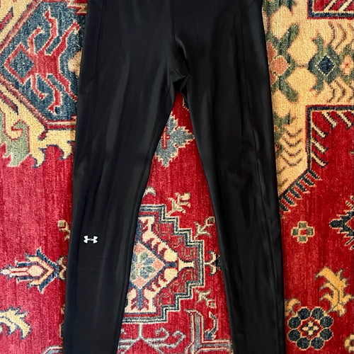 Under Armour women's leggings like new, size S/M, black