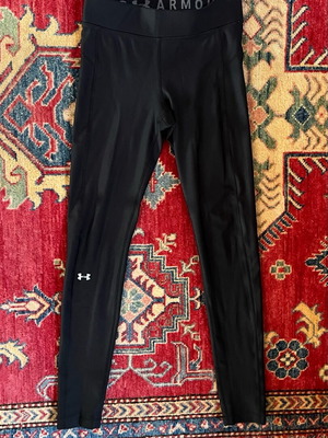 Under Armour women's leggings like new, size S/M, black