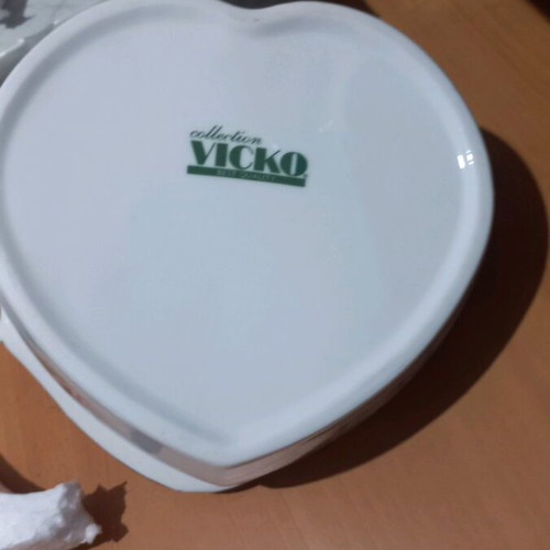 Porcelain centerpiece new in box