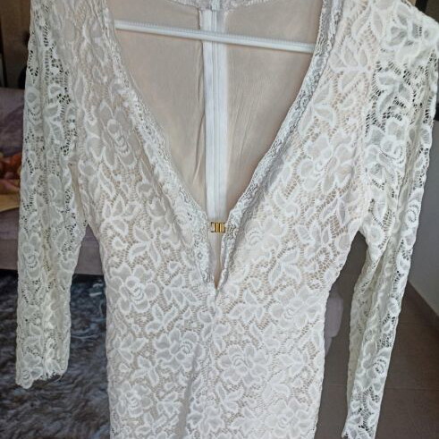 Lace jumpsuit like new, white and beige, with gold clasp